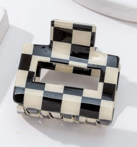 Checkerboard claw clip